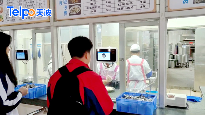 和平县福和高级中学学校饭堂使用天波壁挂式团餐消费机TPS580（水印）.jpg