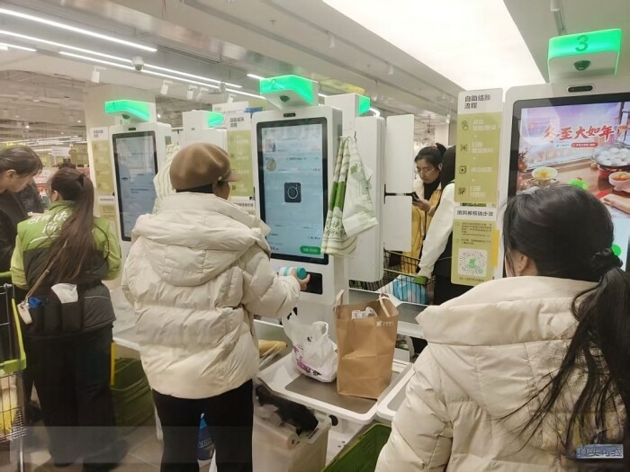 小象超市使用天波AI防损自助收银机.jpg