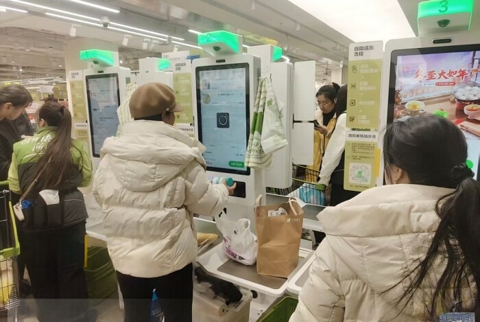 小象超市使用天波AI防损自助收银机K20P.jpg